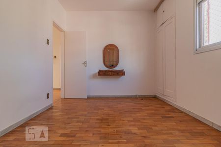 Quarto de apartamento para alugar com 3 quartos, 75m² em Barroca, Belo Horizonte