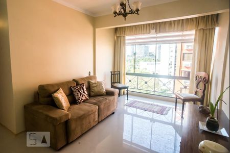 Sala de apartamento para alugar com 3 quartos, 75m² em Chácara das Pedras, Porto Alegre