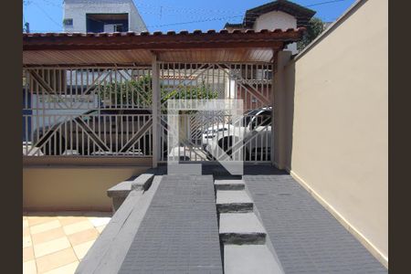 Casa à venda com 200m², 2 quartos e sem vagaEntrada da garagem