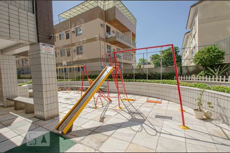 Apartamento à venda com 76m², 2 quartos e 1 vagaÁrea Comum - Playground
