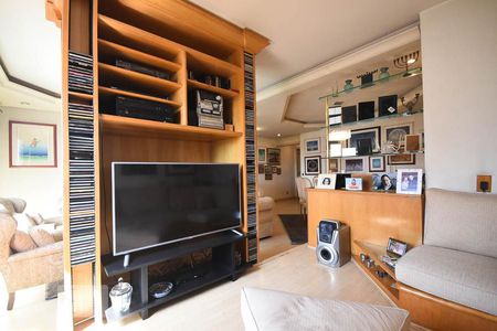Sala de Tv de apartamento à venda com 3 quartos, 160m² em Real Parque, São Paulo