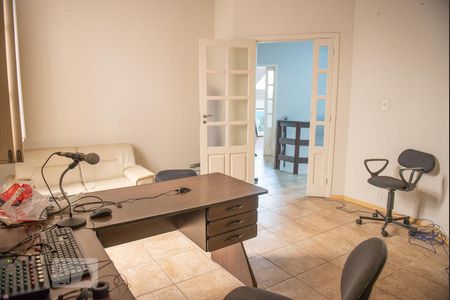 Casa para alugar com 300m², 3 quartos e 2 vagas Casa para alugar com 300m², 3 quartos e 2 vagasQuarto 2