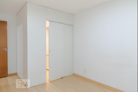 Apartamento à venda com 110m², 3 quartos e 2 vagasQuarto - Suíte