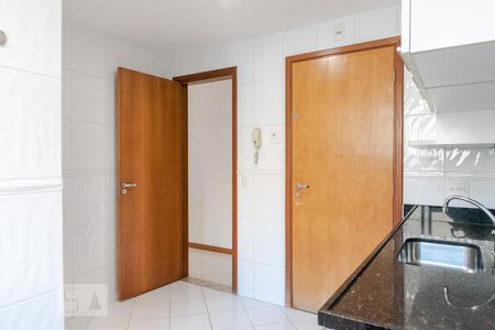 Apartamento à venda com 110m², 3 quartos e 2 vagasCozinha