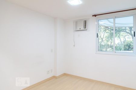 Apartamento à venda com 110m², 3 quartos e 2 vagasQuarto - Suíte