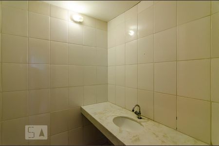 Banheiro Social de casa para alugar com 1 quarto, 70m² em Lagoinha, Belo Horizonte