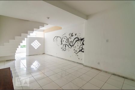 Sala de casa para alugar com 1 quarto, 70m² em Lagoinha, Belo Horizonte
