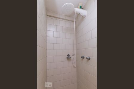 Banheiro de apartamento para alugar com 2 quartos, 70m² em Humaitá, Rio de Janeiro