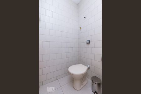 Banheiro de apartamento para alugar com 2 quartos, 70m² em Humaitá, Rio de Janeiro