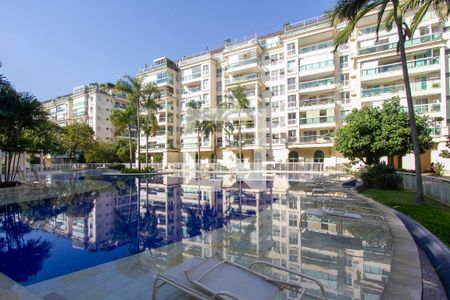 Apartamento para alugar com 97m², 2 quartos e 2 vagas Apartamento para alugar com 97m², 2 quartos e 2 vagasÁrea comum - Piscina