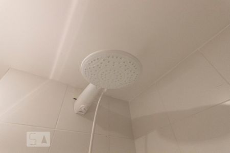 Chuveiro de kitnet/studio para alugar com 1 quarto, 26m² em República, São Paulo