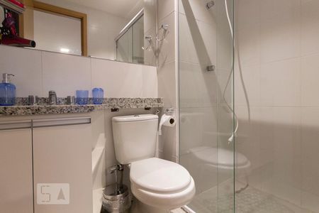 Banheiro de kitnet/studio para alugar com 1 quarto, 26m² em República, São Paulo