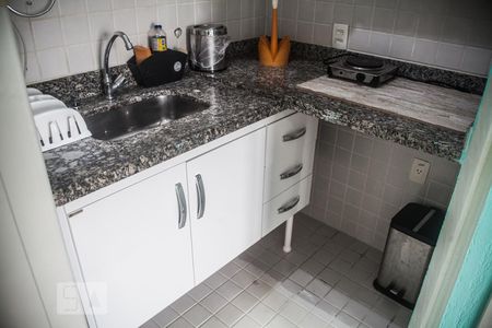 Apartamento para alugar com 29m², 1 quarto e 1 vaga Apartamento para alugar com 29m², 1 quarto e 1 vagaCozinha - Armários
