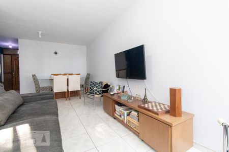 Sala de apartamento para alugar com 3 quartos, 75m² em Jardim Independência, São Paulo