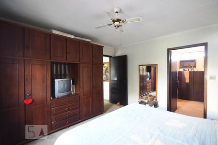 Casa à venda com 270m², 4 quartos e 2 vagasSuíte 