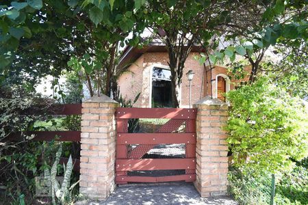 Casa à venda com 270m², 4 quartos e 2 vagasEntrada