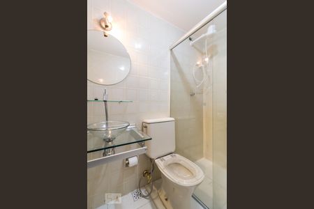 Banheiro de apartamento para alugar com 2 quartos, 77m² em Lapa, São Paulo