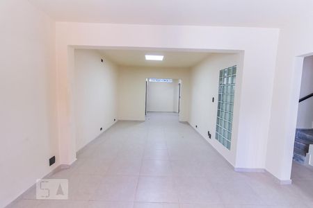 Casa para alugar com 200m², 4 quartos e 2 vagasSala