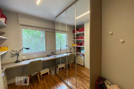 Apartamento à venda com 240m², 3 quartos e 2 vagasEscritório