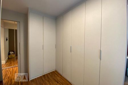 Apartamento à venda com 240m², 3 quartos e 2 vagasEscritório