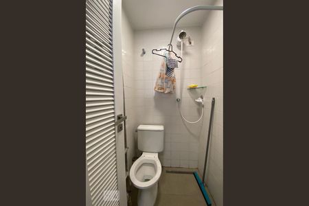 Apartamento à venda com 240m², 3 quartos e 2 vagasBanheiro de Serviço