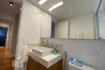 Apartamento à venda com 240m², 3 quartos e 2 vagasBanheiro