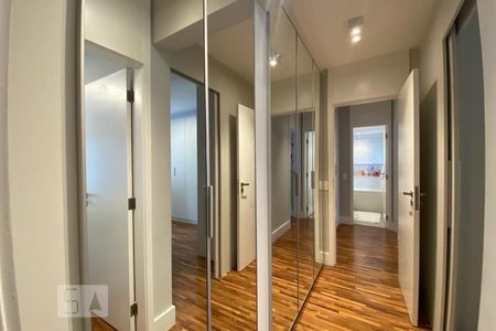 Apartamento à venda com 240m², 3 quartos e 2 vagasSuíte 1 - Armários