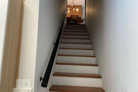 Apartamento à venda com 240m², 3 quartos e 2 vagasEscada