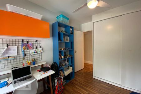 Apartamento à venda com 240m², 3 quartos e 2 vagasQuarto 3