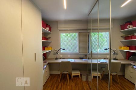 Apartamento à venda com 240m², 3 quartos e 2 vagasEscritório