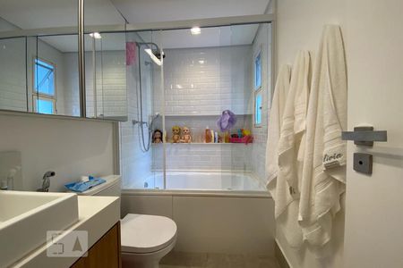 Apartamento à venda com 240m², 3 quartos e 2 vagasBanheiro