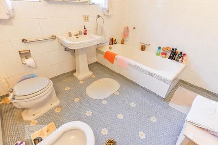 Casa à venda com 280m², 4 quartos e 3 vagasbanheiro 1