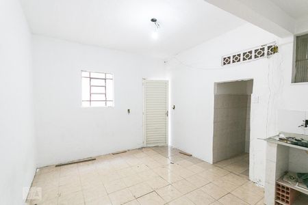 Quarto e cozinha de casa para alugar com 1 quarto, 20m² em Ipiranga, São Paulo