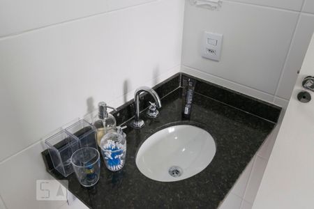 Apartamento para alugar com 60m², 2 quartos e 2 vagasQuarto 2 - Suíte/ Banheiro (Pia)