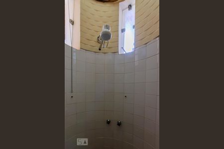 Casa de condomínio à venda com 540m², 5 quartos e 8 vagasChuveiro Banheiro Social