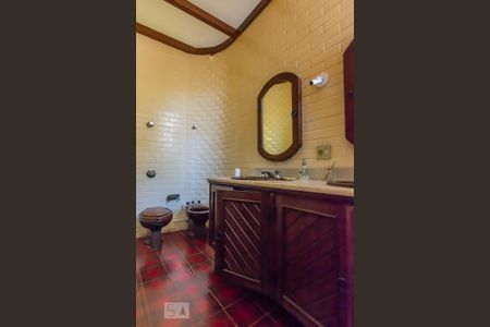 Casa de condomínio à venda com 540m², 5 quartos e 8 vagasBanheiro Social