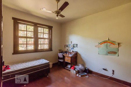 Casa de condomínio à venda com 540m², 5 quartos e 8 vagasQuarto 4