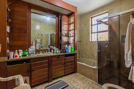 Casa de condomínio à venda com 540m², 5 quartos e 8 vagasBanheiro Quarto 3 Suíte