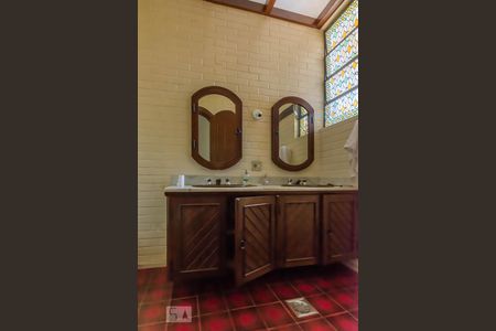 Casa de condomínio à venda com 540m², 5 quartos e 8 vagasBanheiro Social