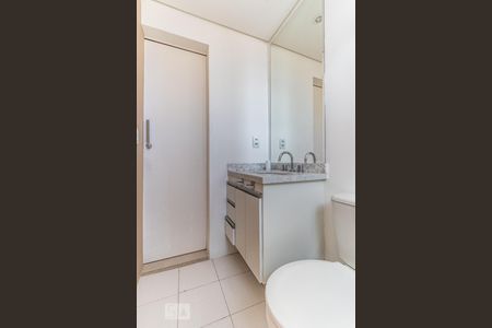 Apartamento para alugar com 60m², 2 quartos e 1 vagaSuíte 2 - Banheiro