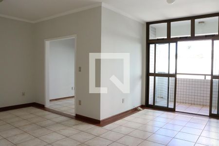 Sala de apartamento para alugar com 3 quartos, 150m² em Mansões Santo Antônio, Campinas