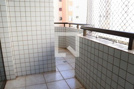 Varanda da sala  de apartamento para alugar com 3 quartos, 150m² em Mansões Santo Antônio, Campinas