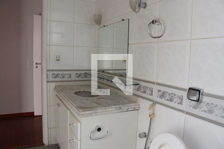 Apartamento para alugar com 150m², 3 quartos e 2 vagas Apartamento para alugar com 150m², 3 quartos e 2 vagasBanheiro da suíte
