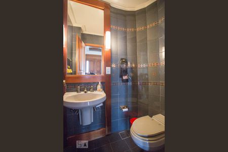 Casa de condomínio para alugar com 450m², 5 quartos e 2 vagas Casa de condomínio para alugar com 450m², 5 quartos e 2 vagasLavabo 2