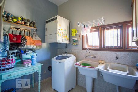 Casa de condomínio para alugar com 450m², 5 quartos e 2 vagas Casa de condomínio para alugar com 450m², 5 quartos e 2 vagasÁrea de serviço