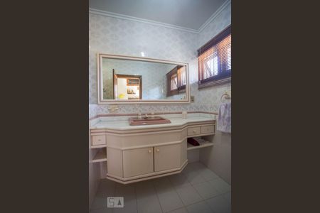 Casa de condomínio para alugar com 450m², 5 quartos e 2 vagas Casa de condomínio para alugar com 450m², 5 quartos e 2 vagasBanheiro 1