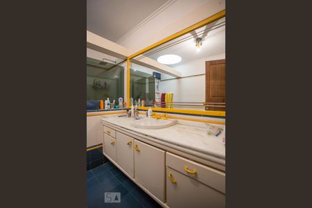 Casa de condomínio para alugar com 450m², 5 quartos e 2 vagas Casa de condomínio para alugar com 450m², 5 quartos e 2 vagasBanheiro 2