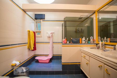 Casa de condomínio para alugar com 450m², 5 quartos e 2 vagas Casa de condomínio para alugar com 450m², 5 quartos e 2 vagasBanheiro 2