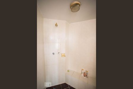 Casa de condomínio para alugar com 450m², 5 quartos e 2 vagas Casa de condomínio para alugar com 450m², 5 quartos e 2 vagasBanheiro da suíte