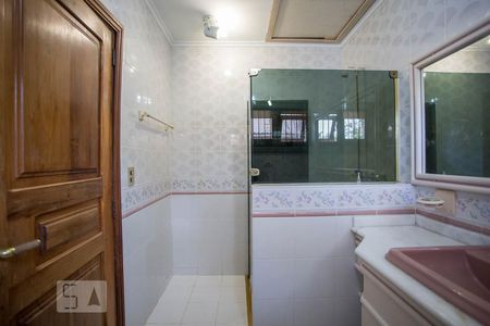 Casa de condomínio para alugar com 450m², 5 quartos e 2 vagas Casa de condomínio para alugar com 450m², 5 quartos e 2 vagasBanheiro 1